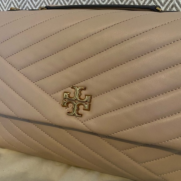 Sold Kira Chevron Leather Crossbody Bag - Picture 2 of 8